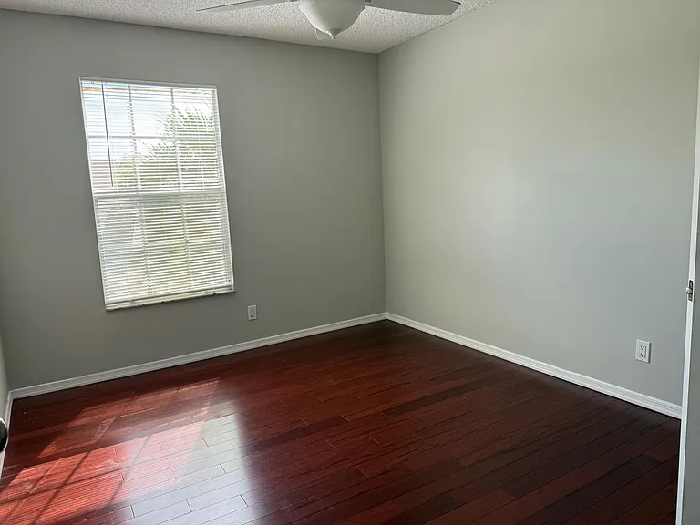 22492 Middletown Dr — Photo 18