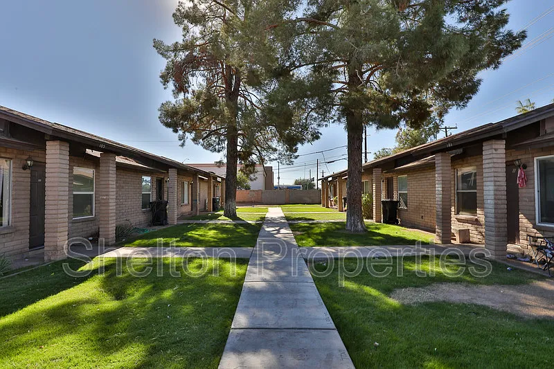 339 S Stapley Dr #105