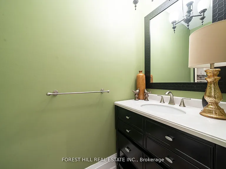 6 Aberdeen Ave — Photo 15