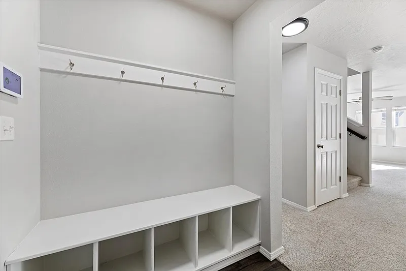 3 bed, 3.0 bath, 1650 sqft, $2,095 — Photo 3