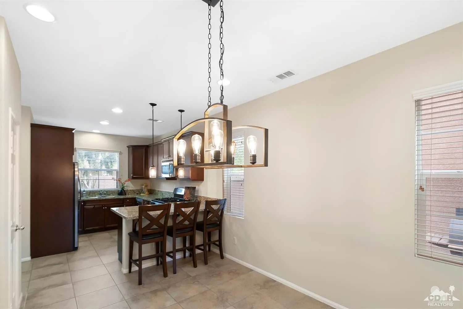 3 Beds 2.5 Baths Spanish Walk Villa Palm Desert — Photo 3