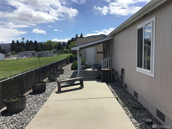 4th image of 911 Meadowridge Dr #32