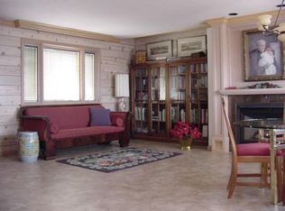 466 Hillside Dr, Whitethorn, CA 95589