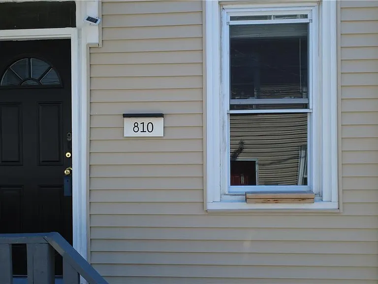 810 Pine St — Photo 3