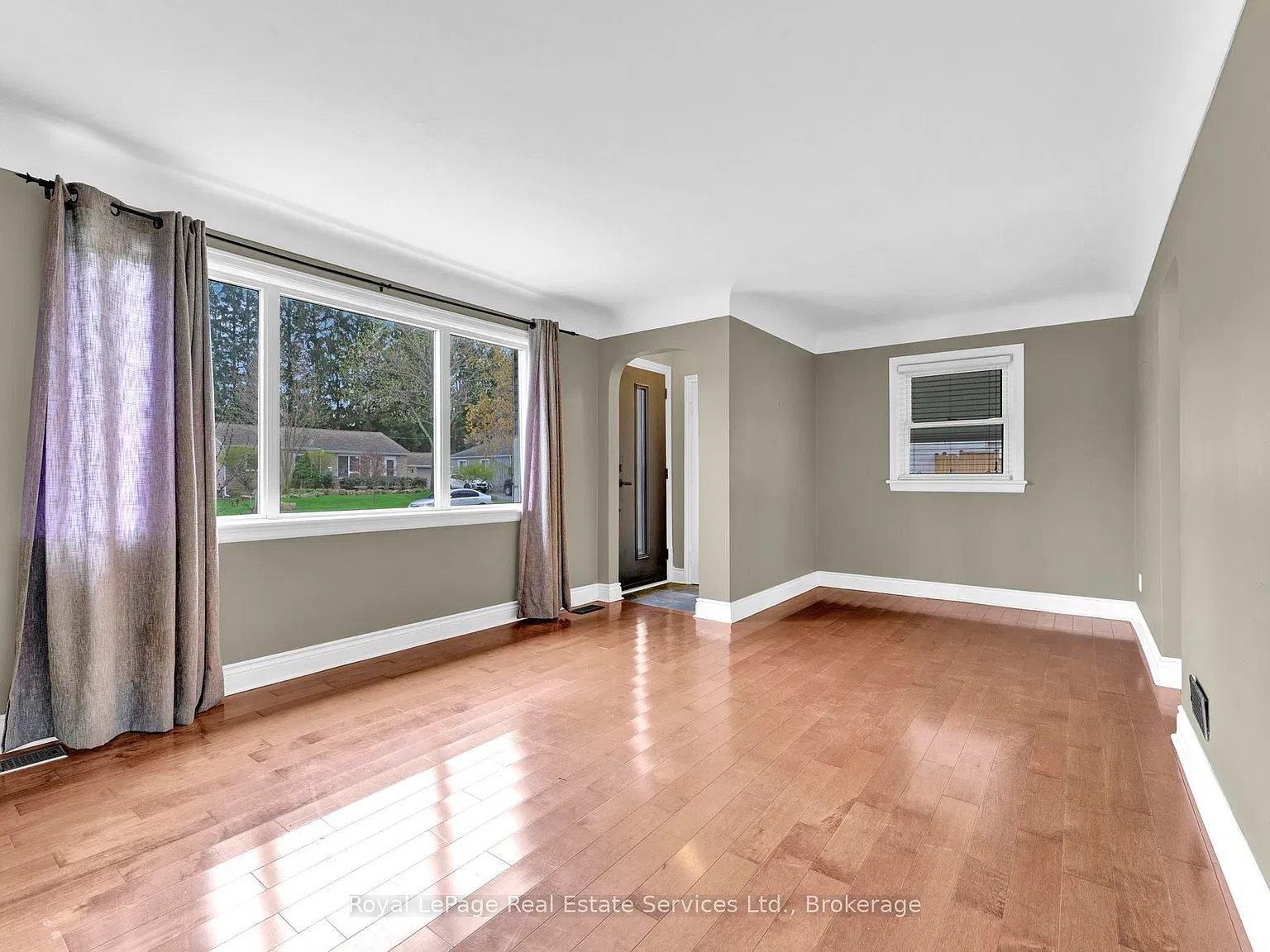 2 bed, $2,300 — Photo 4