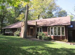 1355 S Jones Mill Ln, Springfield, MO 65809