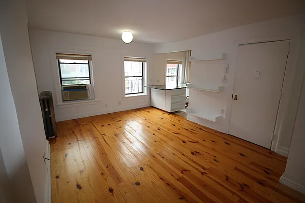 Rented by Brooklyn Real Inc | media 9