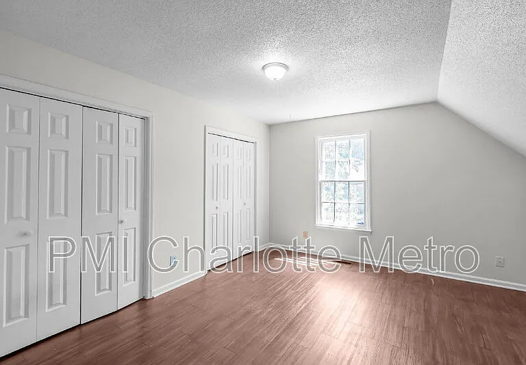 10800 Whittersham Dr — Photo 19