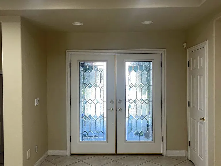 8757 Castle Hill Ave — Photo 4