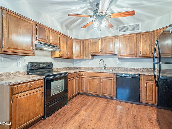 3rd image of 7813 E Beatrice St