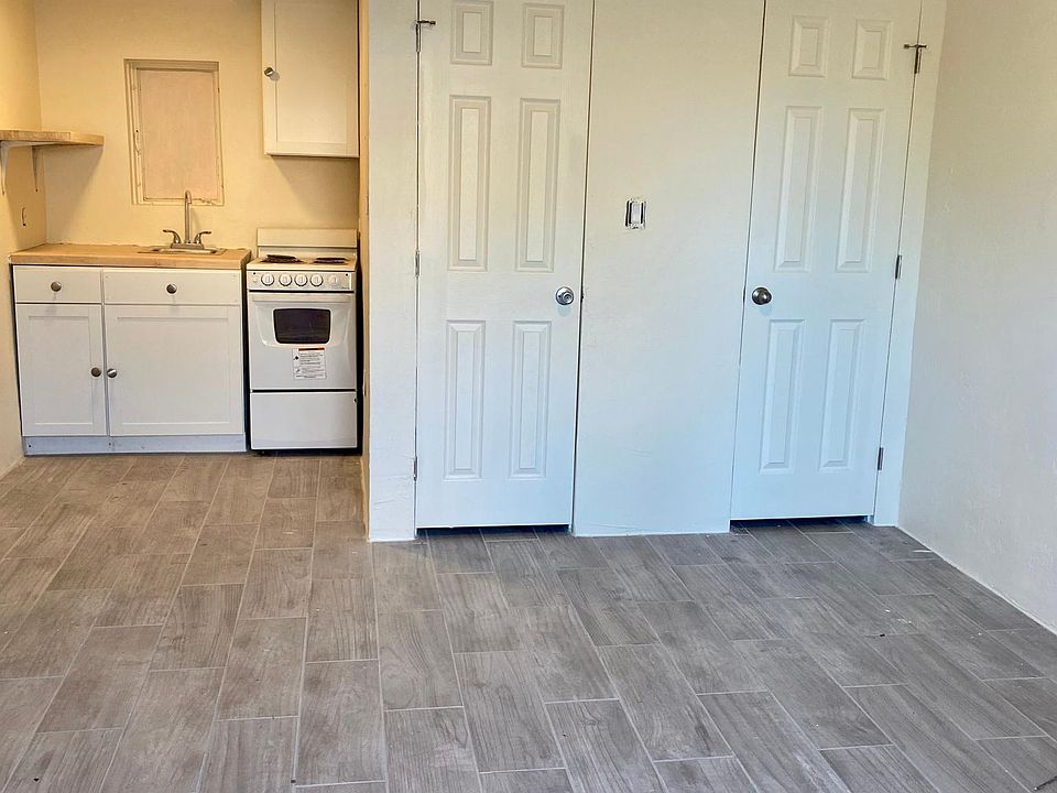 1st image of 4006 N Stone Ave #3
