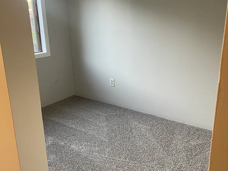 28 Oakhurst Dr #3 — Photo 2