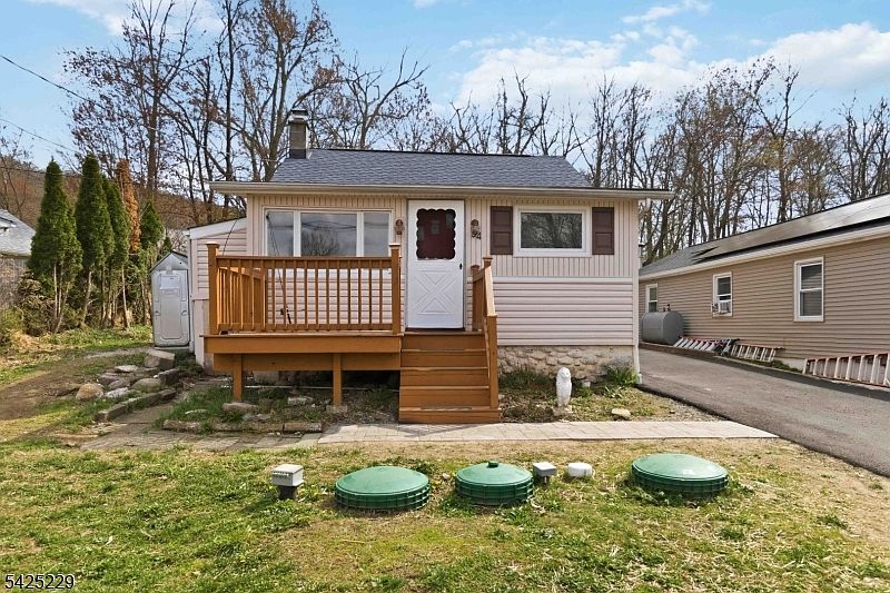 1st image of 54 Wildwood Rd
