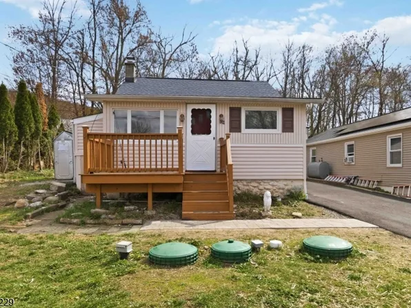 54 Wildwood Rd, Jefferson Twp., NJ 07438
