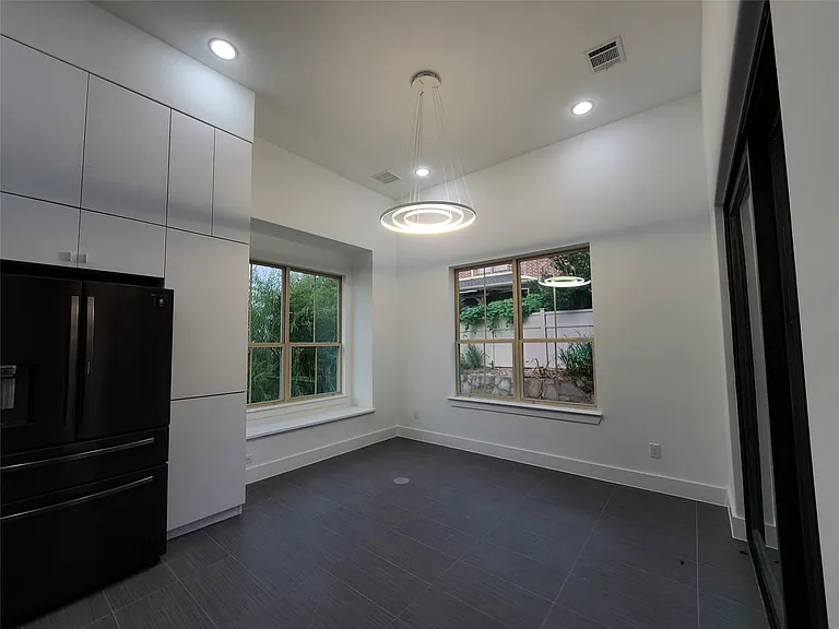 2812 Almanzor Ave — Photo 9