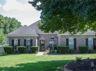 107 Shephard Hill Dr, Mooresville, NC 28115
