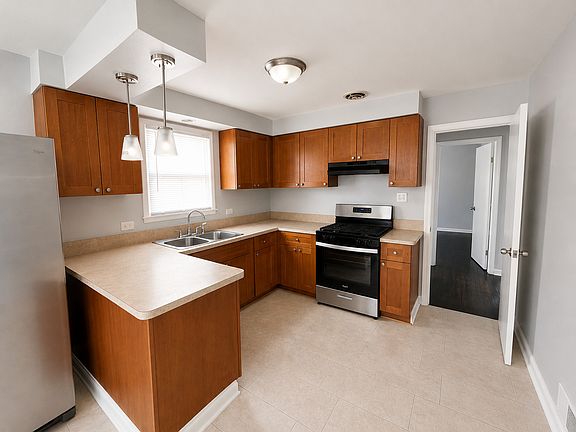2nd image of 3781 W Hayford St