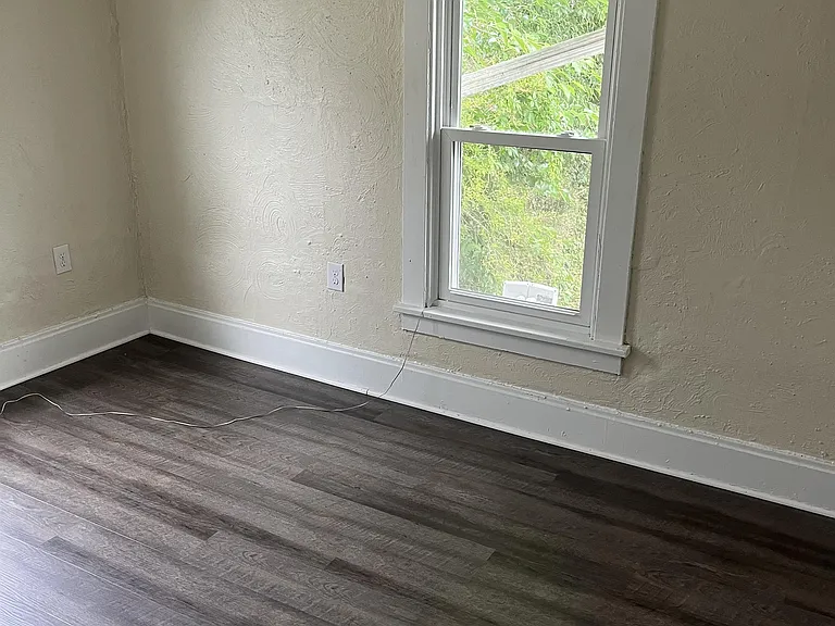 551 New Alexandria Rd #1 — Photo 4