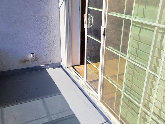 4th image of 7-8259 Fountain Ave #7