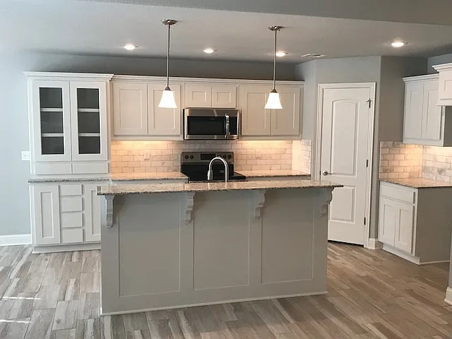 2211 Hunter Dr — Photo 4