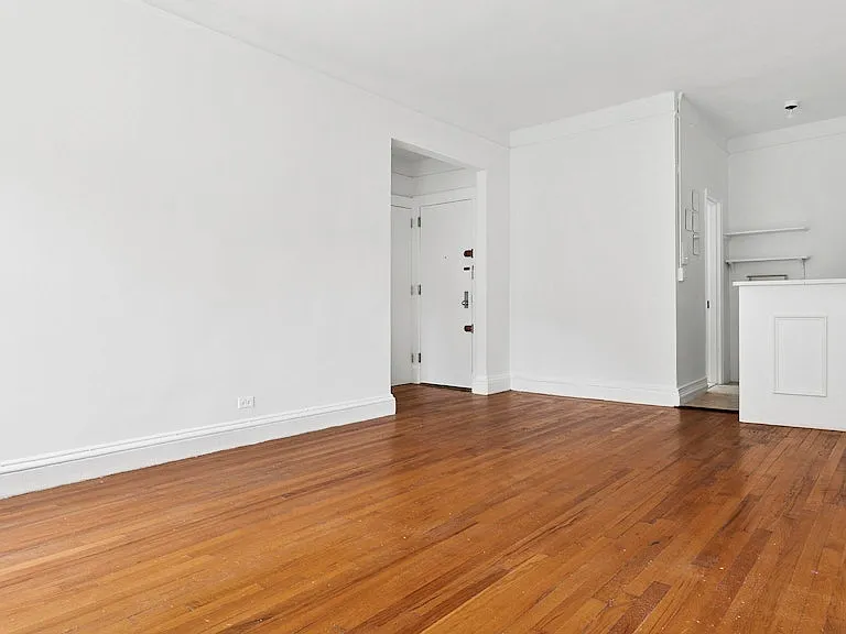 109 E 37th St #5F — Photo 2