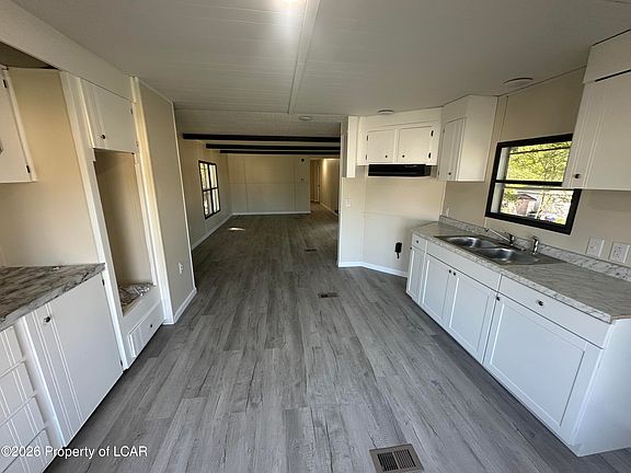 5th image of 202 Adams Dr