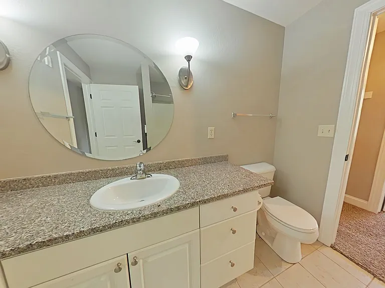 Delafield Lakes Apartments — Photo 53