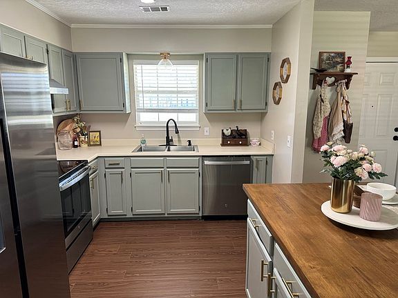 5th image of 296 Forest Hills Dr