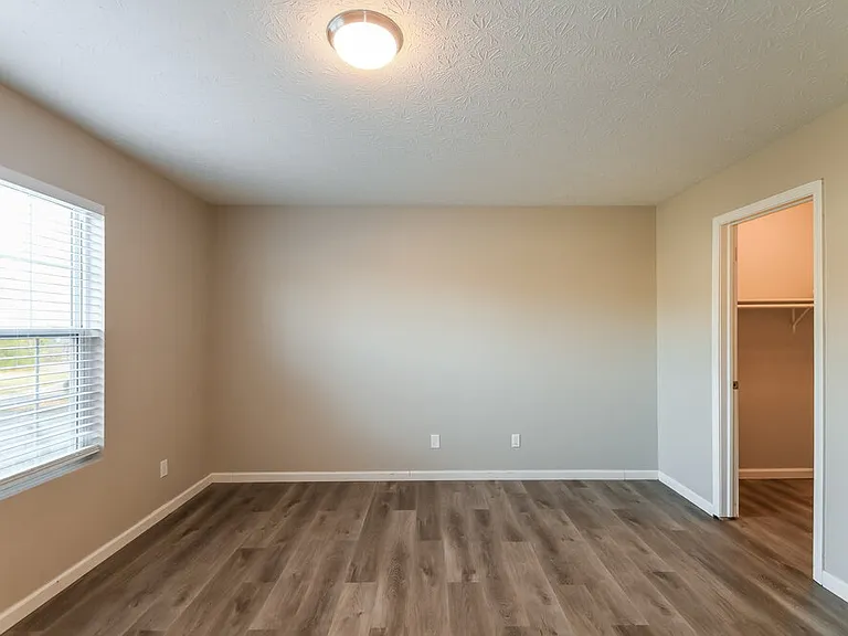7548 Sycamore Grove Ct — Photo 15