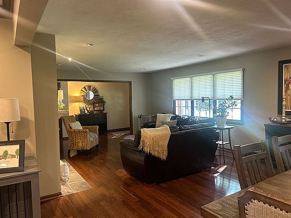 4th image of 12 Circle Dr