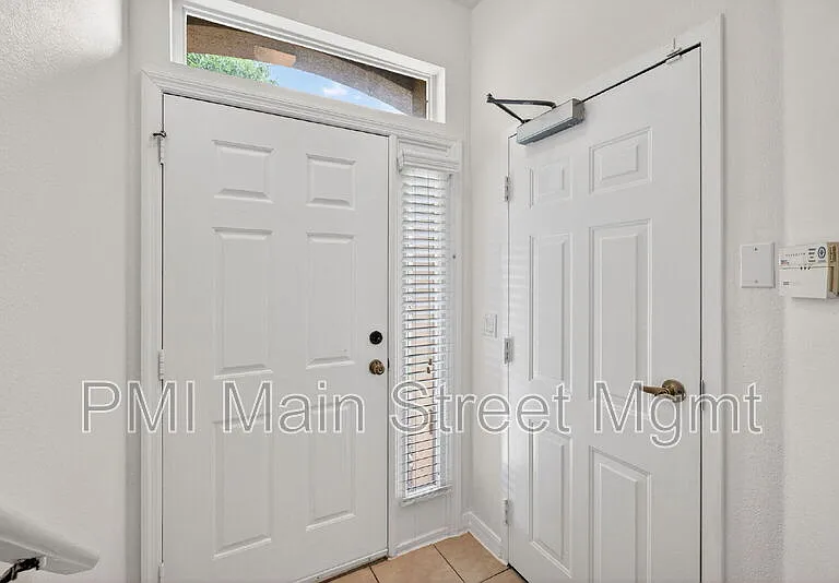 10935 Derringer Dr — Photo 3