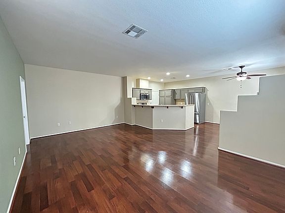 4th image of 2050 Los Feliz St Unit 115