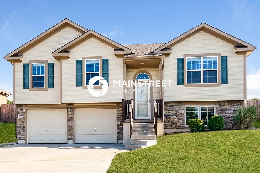 front view - 7217 Rymeg St