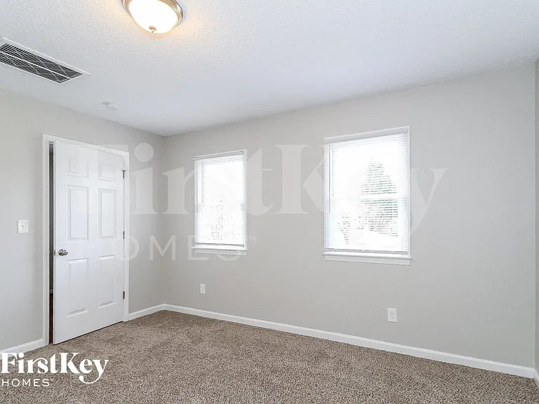 3110 Glenshire Dr — Photo 11