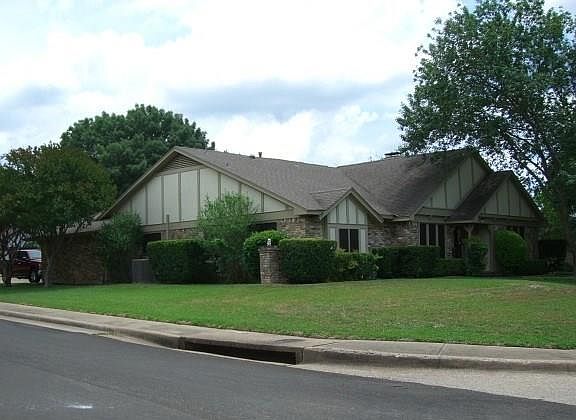 3rd image of 702 Green Hills Ct