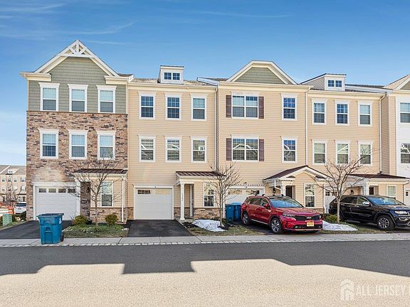 3rd image of 1302 Hights Farm Rd N