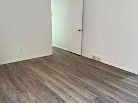 5th image of 20000 Van Aken Blvd #9