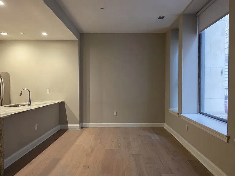1411-17 Walnut St #201 — Photo 8