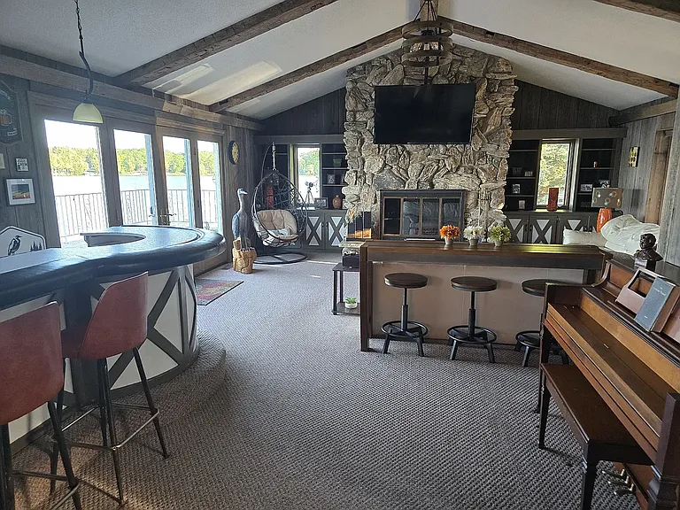 338 Lake Dr — Photo 10