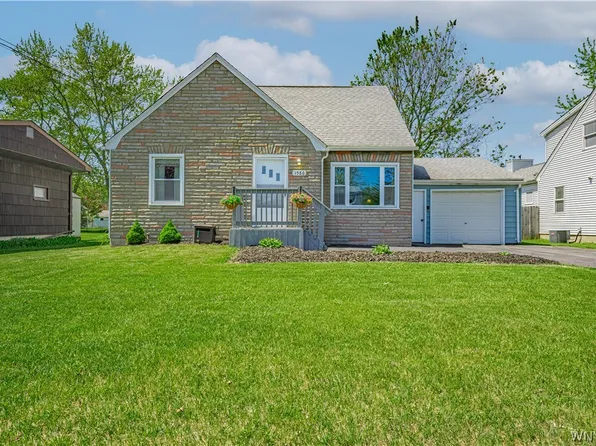 1586 Moll St, North Tonawanda, NY 14120