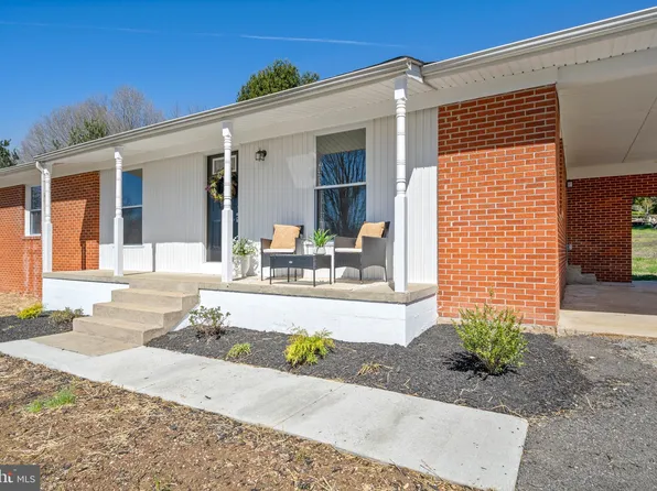 8826 Port Tobacco Rd, La Plata, MD 20646