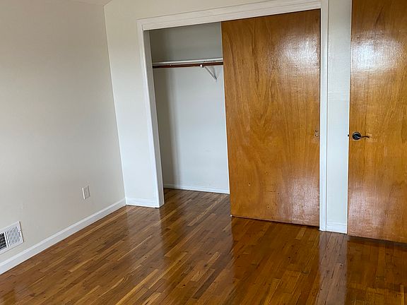 4th image of 2 Oakville St Floor 3