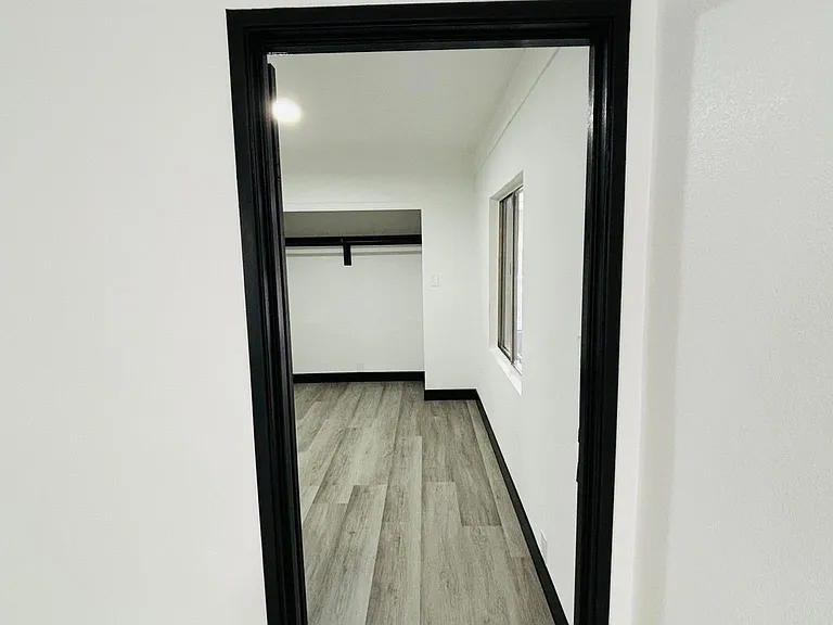 1922 Fairfield Ave #211 — Photo 15