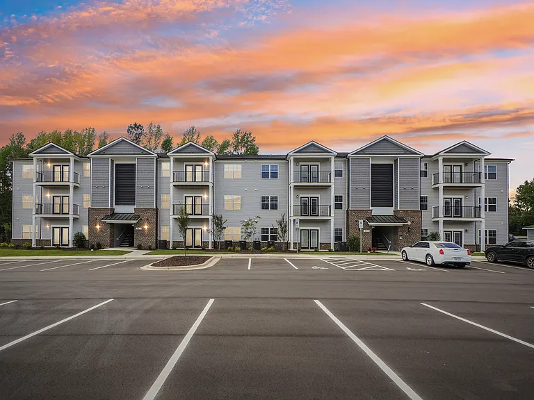 Emerson Point Apartments in Elon, NC