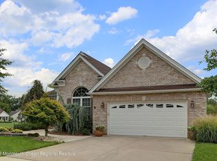 8 Meredith Ct, Freehold, NJ 07728