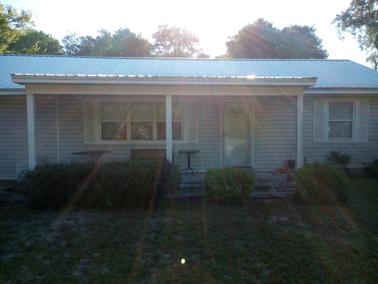 3 bed, 1200 sqft, $1,500 — Photo 3