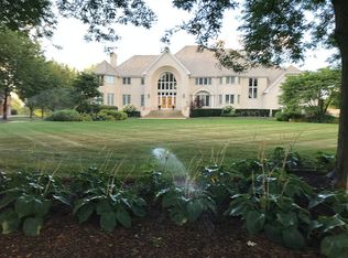 3 S Meadow Ct, Barrington, IL 60010