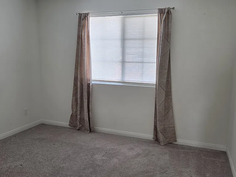 4576 Eagle Ave — Photo 10