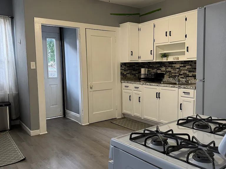 154 Hayward Pl #1 — Photo 12