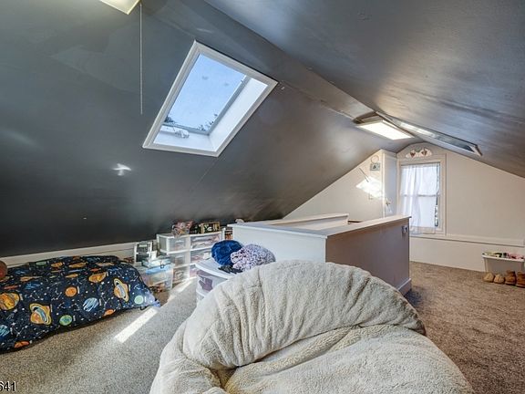 4th image of 20 Alpine Rd